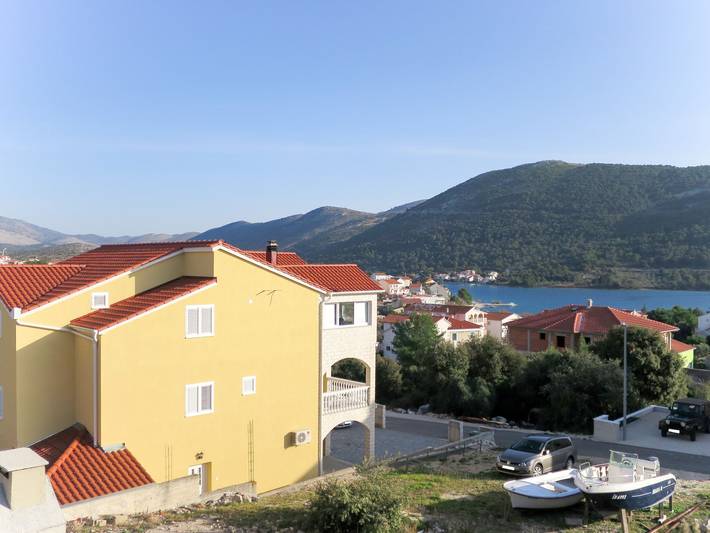 Ferienwohnung für 3 Personen, mit Balkon in Grad Šibenik - 2