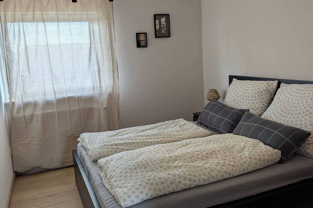 Ganze Wohnung, Schweigen-Rechtenbach - moderne Ferienwohnung \"Martina\" ideal für vier Personen in Schweigen-Rechtenbach, Südliche Weinstraße