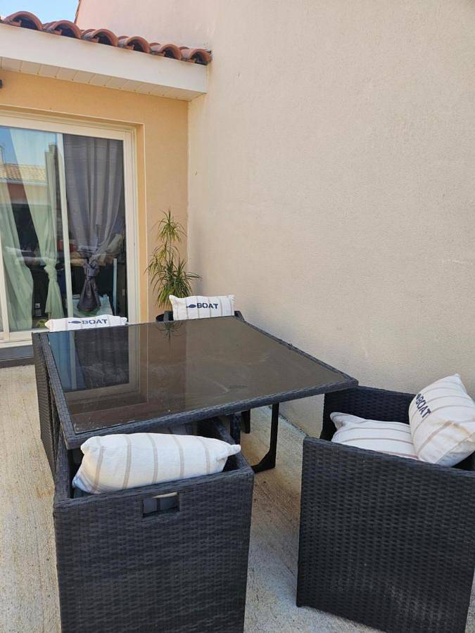 Location de vacances pour 6 personnes, avec piscine ainsi que terrasse et vue à Roujan - 3