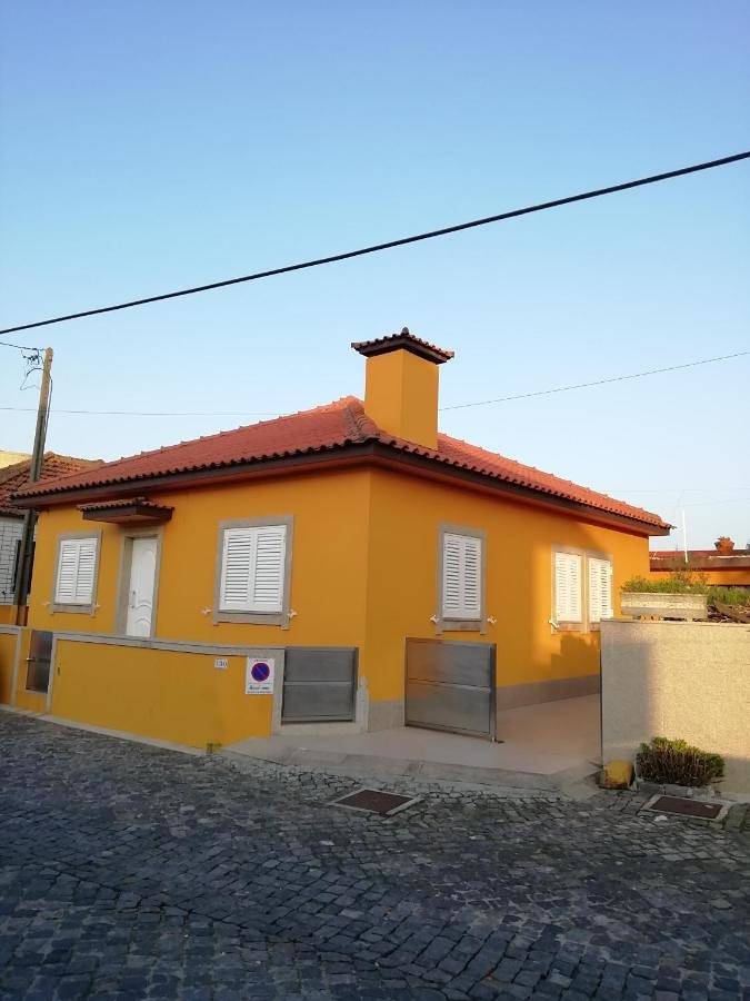 Two-Bedroom House in Município Vila Chã, Distrito do Porto