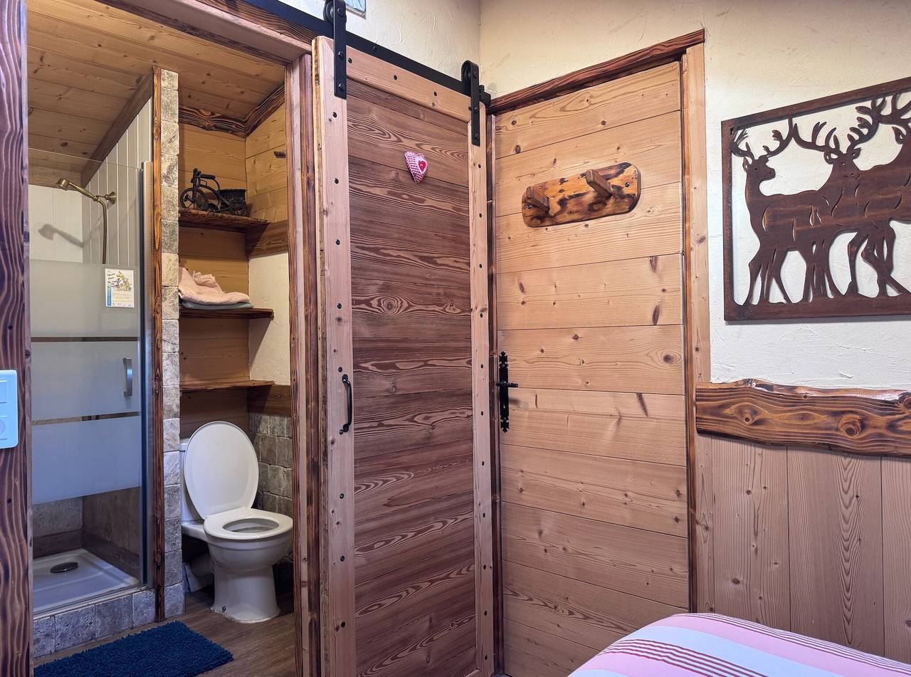 Chambre d’hôtes « Les Amoureux » avec vue montagne, jardin partagé et Wi-Fi in Haute-Loire