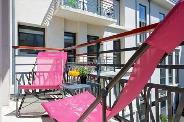 Gîte pour 4 personnes, avec jardin et balcon dans Gare D Annecy