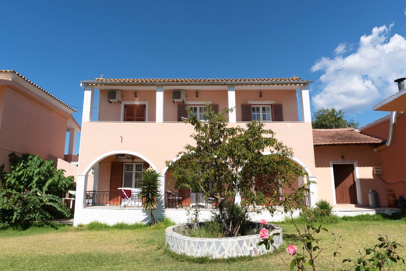 Ganze Wohnung, Ferienwohnung Dora Pagoi 1 mit Bergblick, Gemeinschaftsgarten und Wlan in Agios Georgios, Korfu