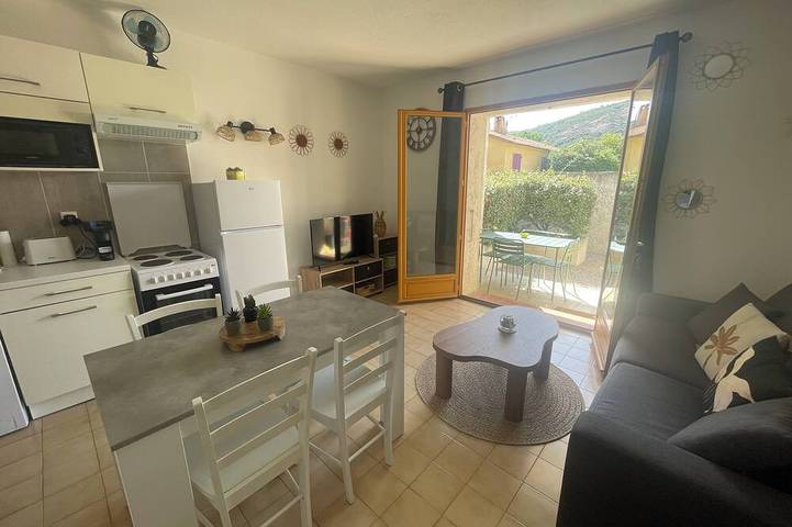 Appartement entier, Charmant 2 pièces avec jardinet et terrasse in Calenzana, Région de Calvi