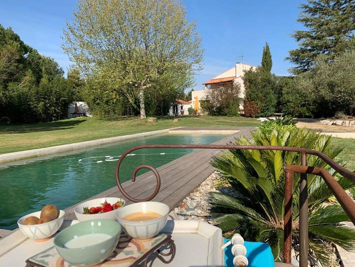 Gîte pour 6 personnes, avec Terrasse et Jardin ainsi que Piscine et Vue à Valergues