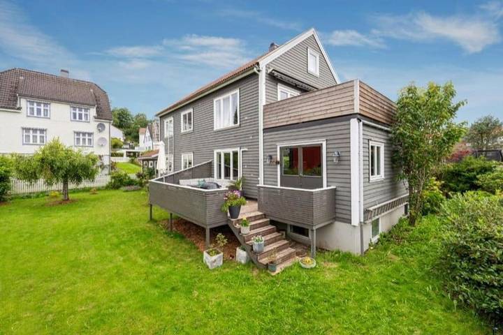 Ferienwohnung für 8 Personen, mit Terrasse und Garten - 1