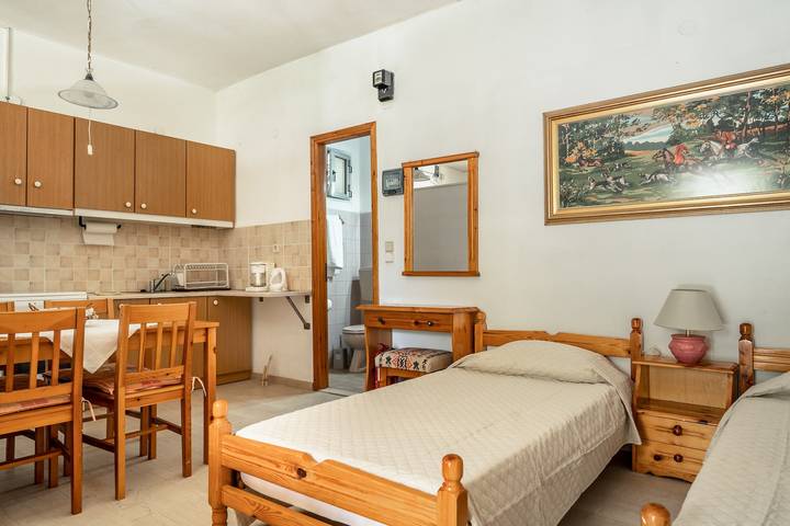 Entire studio, Studio Apartment 'Makis Family' with Private Terrace, Wi-Fi and Air Conditioning in Markopoulo (Kefalonia), Pastra