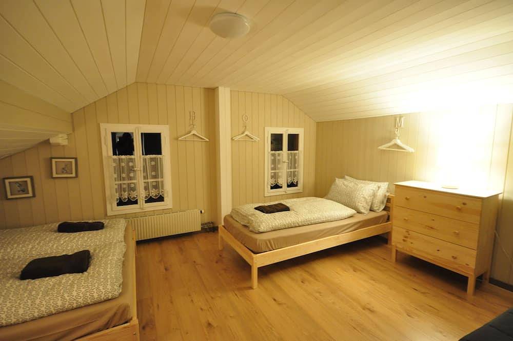 Ganze Wohnung, Familienapartment mit Seeblick. 12 Personen, Ringgenberg-Brienzersee, 4 km nach Interlaken in Ringgenberg, Berner Oberland