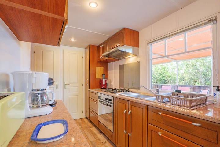 Charming Bungalow with Private Pool, Wi-Fi, and Air Conditioning in Saint-Remèze, Privas (arrondissement)