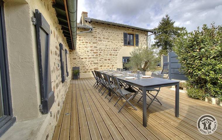 Gîte pour 10 personnes, avec jardin