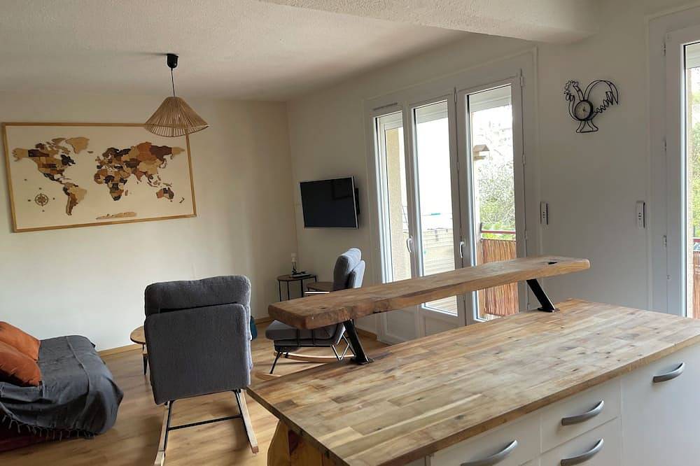Ganze Wohnung, T3 apartment on the banks of the Gers near the town center in Auch, Gers