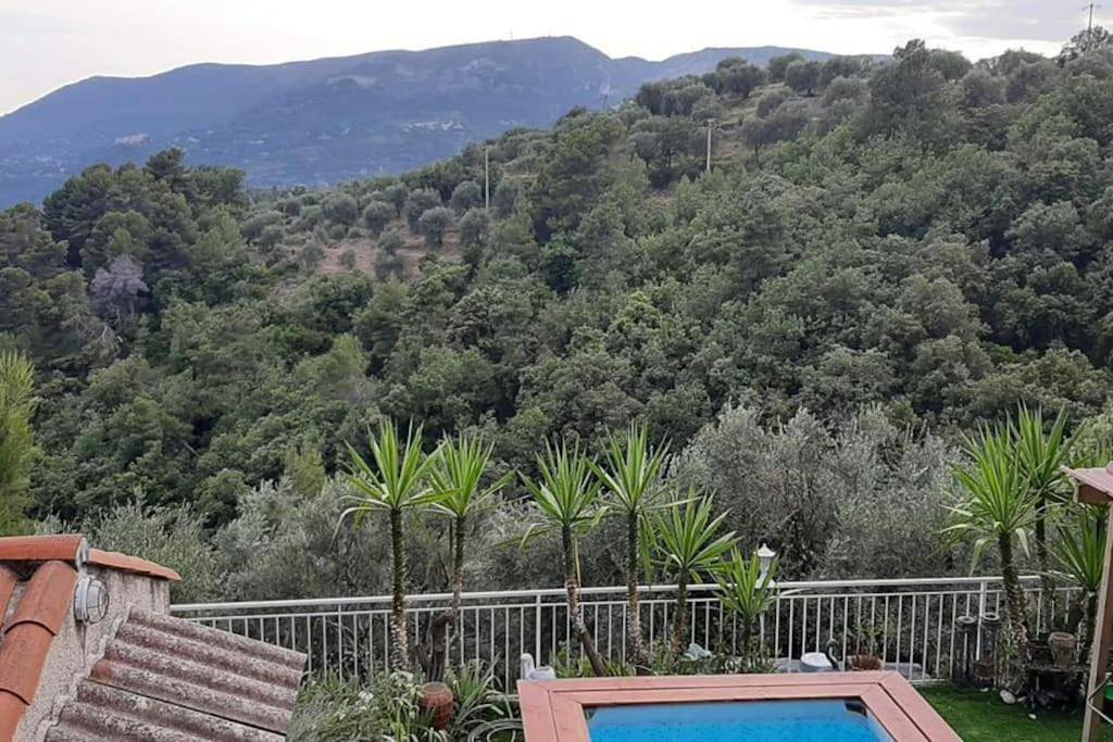 Appartement entier, Two-Bedroom Apartment in Levens, Côte méditerranéenne (France)