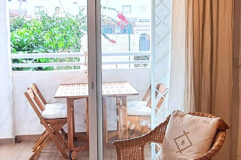 Apartamento entero, Casa Maripepa, a 2min a pie de la Playa de Benajarafe in Urbanizacion La Esperanza, Vélez-Málaga