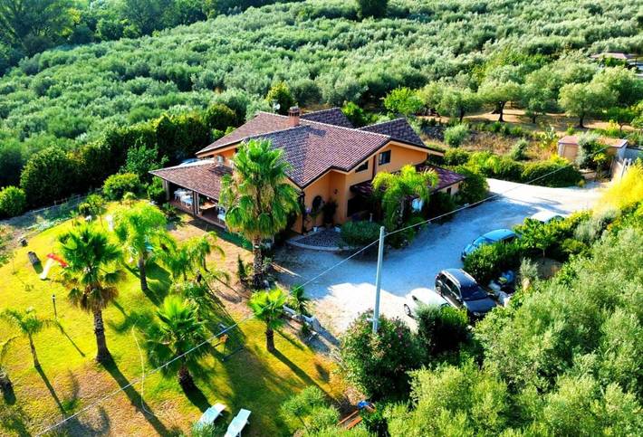 B&b per 4 persone, con Terrazza e Giardino nonché Panorama a Campagna