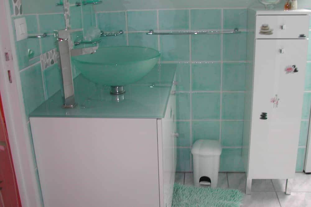 Appartement entier, L'Espace Printemps \"Aux Trois Saisons\" à Piriac s/Mer Duplex 2-4p tout confort . in Piriac-sur-Mer, Côte d'Amour