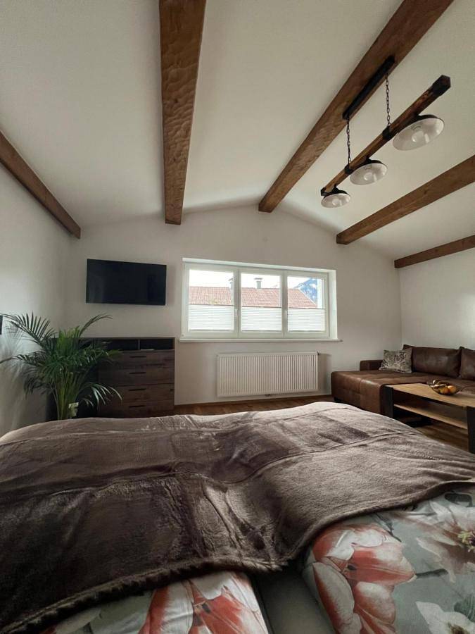 Ferienwohnung für 4 Personen, mit Balkon und Terrasse sowie Ausblick in Reutte - 3