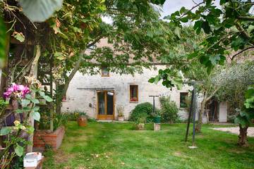 Gîte pour 4 personnes, avec jacuzzi ainsi que jardin et terrasse à Montjavoult