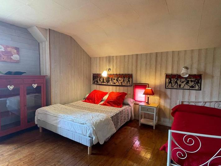 Location de vacances pour 22 personnes, avec terrasse et piscine, animaux acceptés à Gardonne - 2