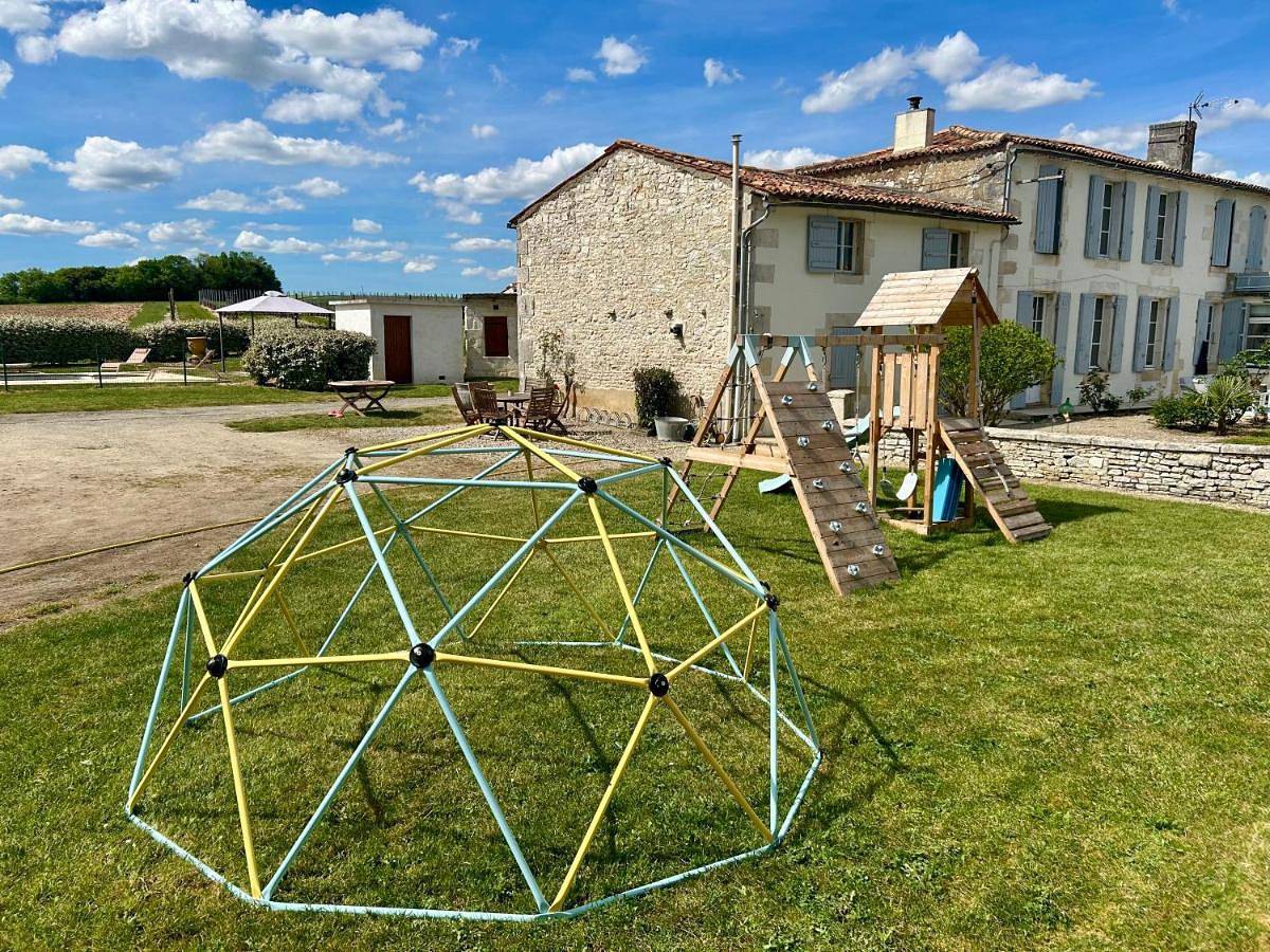 La Barauderie , chambre individuelle in Mazeray, Région de Saint-Jean-d'Angély