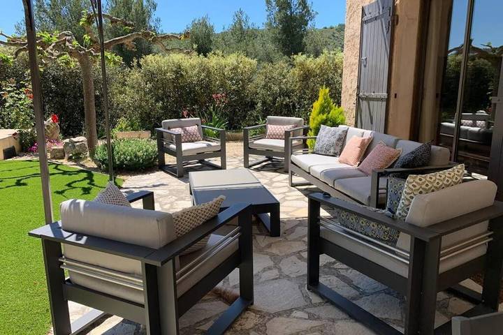 Location de vacances pour 8 personnes, avec Terrasse et Jardin ainsi que Piscine et Vue à Peypin - 3