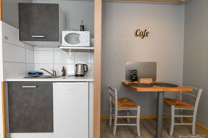Gîte pour 2 personnes, avec Jacuzzi ainsi que Jardin et Piscine à Montreuil  (Vendée)