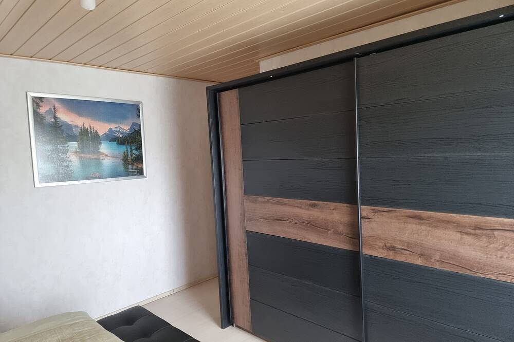 Ganze Wohnung, Gemütliche Ferienwohnung mit Balkon in Bad Salzdetfurth, Landkreis Hildesheim