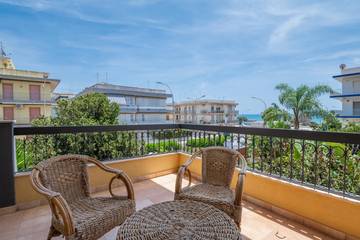 Gîte pour 3 personnes, avec balcon/terrasse à Marina di Ragusa