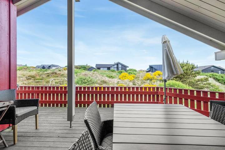 Ferienhaus mit Kamin und großer Terrasse in Henne Strand – Erholung inmitten der Natur in Henne, Varde