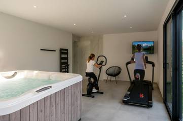 Gîte pour 6 personnes, avec jacuzzi et jardin, animaux acceptés à Lanmeur
