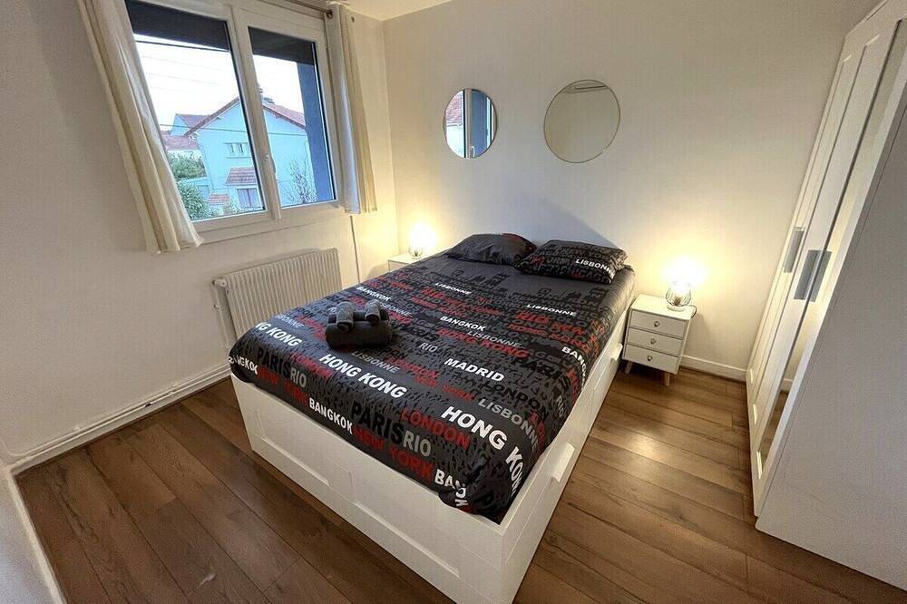 *La Maison Mirabelle*Near Paris & Orly Airport in Chilly-Mazarin, Essonne