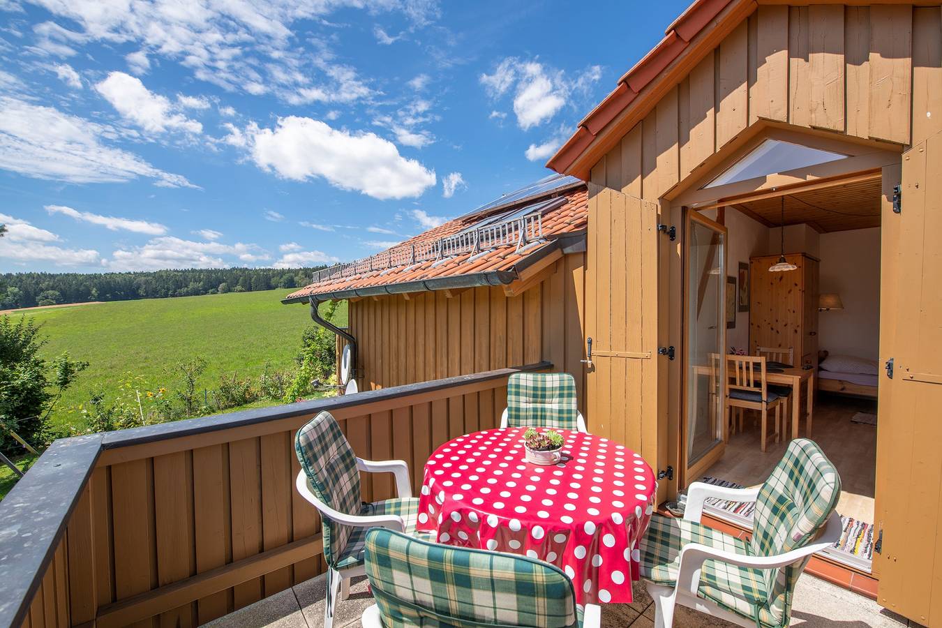 Ferienwohnungen "Am Sonnenhang" - Ferienwohnung 55 qm mit Einbauküche in Theisseil, Naturpark Nördlicher Oberpfälzer Wald