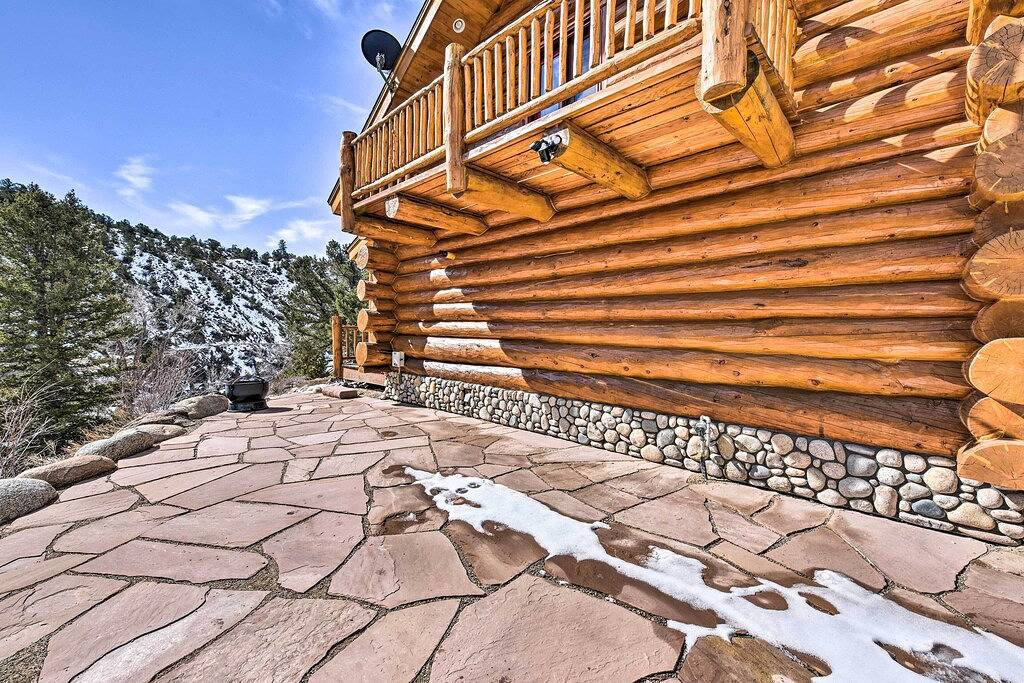 Riverfront Retreat w/ Hot Tub: Fish & Hike! in Buena Vista, Chaffee County