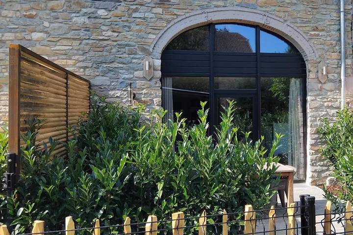 Location de vacances pour 2 personnes, avec jardin ainsi que terrasse et vue dans Provèdroux - 2