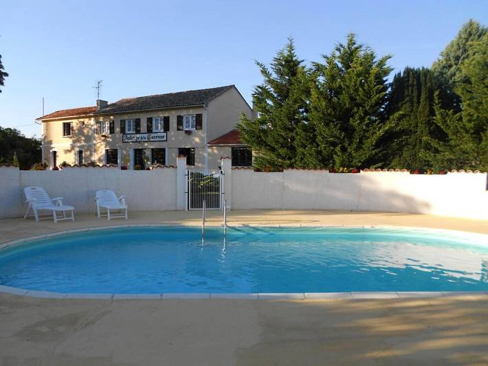 Chambre d’hôte pour 4 personnes, avec piscine et jardin ainsi que vue et terrasse, animaux acceptés à Mortagne-sur-Gironde - 2