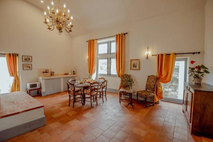 Gîte pour 5 personnes, avec vue ainsi que jardin et piscine à Lauzerte - 4