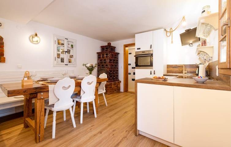 Modernes Apartment mit 2 Schlafzimmern, Pool, WLAN und Terrasse in Zagreb und Umgebung