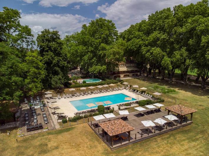Hôtel pour 4 personnes, avec Balcon et Terrasse ainsi que Jardin et Piscine