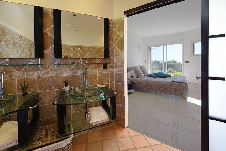 Location de vacances pour 10 personnes, avec Terrasse et Jardin dans Plage de Tenutella - 3