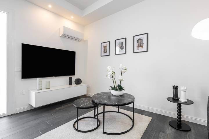 Apartamento inteiro, Apartamento 'Black E White' com Wi-Fi e Ar Condicionado in Pula (Itália), Região de Pula