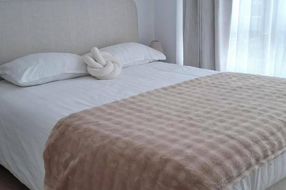 Entire apartment, Furnished apartment+ swimming pool+ garage in Lille, Lille region