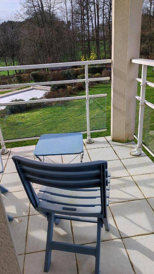 Location de vacances pour 2 personnes, avec piscine et jardin à La Bazoge - 2