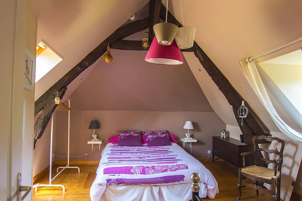 Cottage With Animal Park Near Honfleur, Deauville, Le Havre in Manneville-la-Raoult, Bernay region