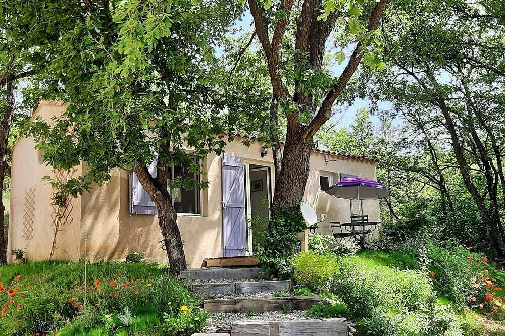 Country cottage, calm and relaxation in the sun. in Sainte-Croix-à-Lauze, Regionaler Naturpark Luberon