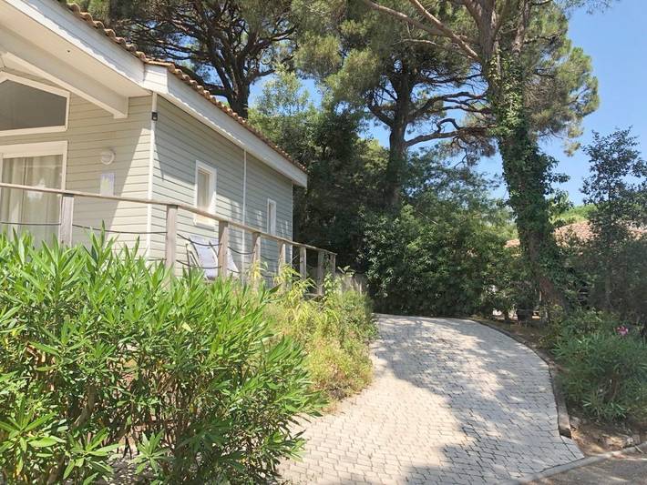 Location de vacances pour 4 personnes, avec jardin ainsi que vue et piscine à Gassin - 4