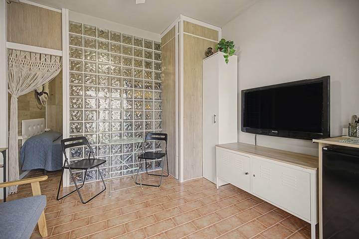 Hel studio-lejlighed, Studio 'Escapada en Pareja en Altafulla' with Pool, Wi-Fi and Air Conditioning in Altafulla, Costa Dorada