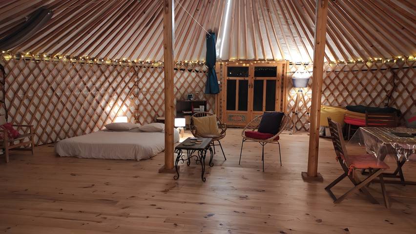 Rosane Yurt 4 Seasons - 60m², Mountain View, Private Terrace & Garden in Biert, Parc naturel régional des Pyrénées ariégeoises