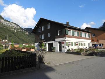 Chambre d’hôte pour 4 personnes, avec vue et jardin dans Schwytz