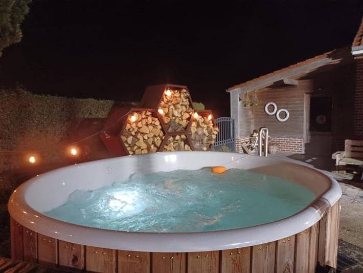 Location de vacances pour 21 personnes, avec Jacuzzi et Terrasse ainsi que Jardin et Vue à Poperinge - 2