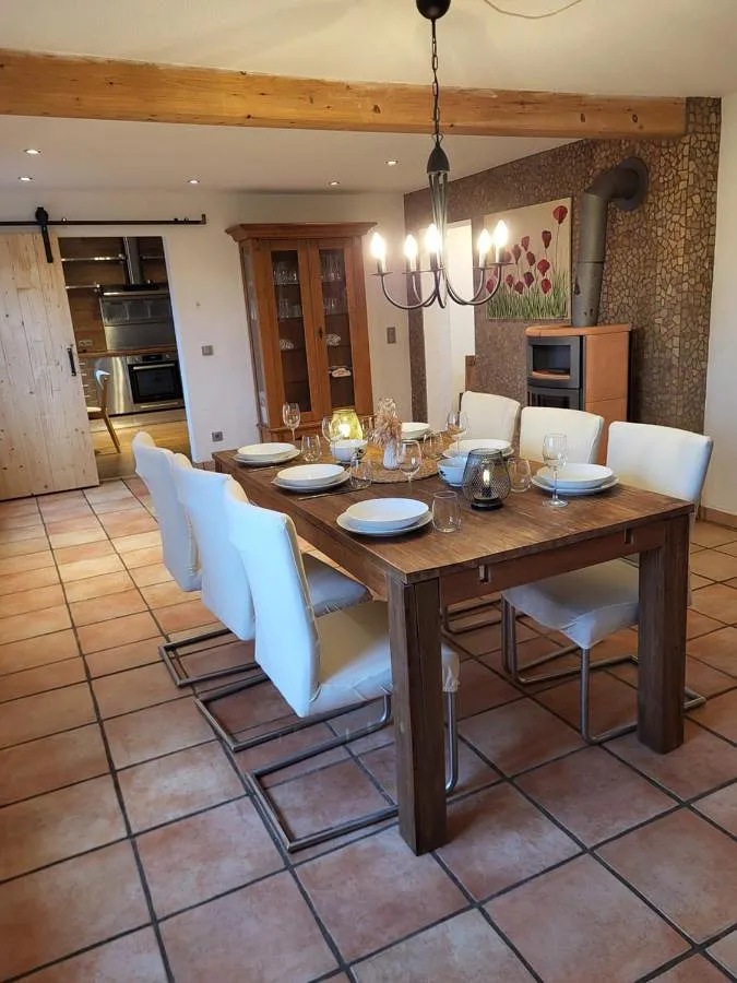 Apartamento de vacaciones para 8 personas, con vistas y jardín - 1