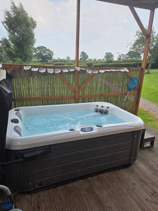 Ferienwohnung für 2 Personen, mit Terrasse und Garten sowie Whirlpool in Eden